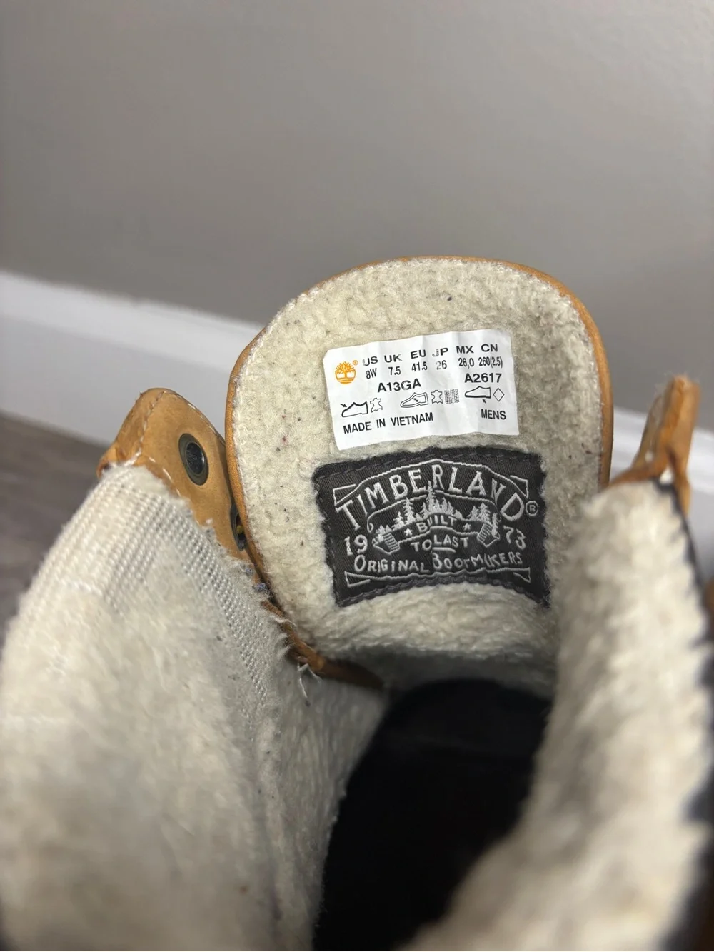 Timberland Wheat Brown Lace-Up Work Boots with Sherpa Collar
